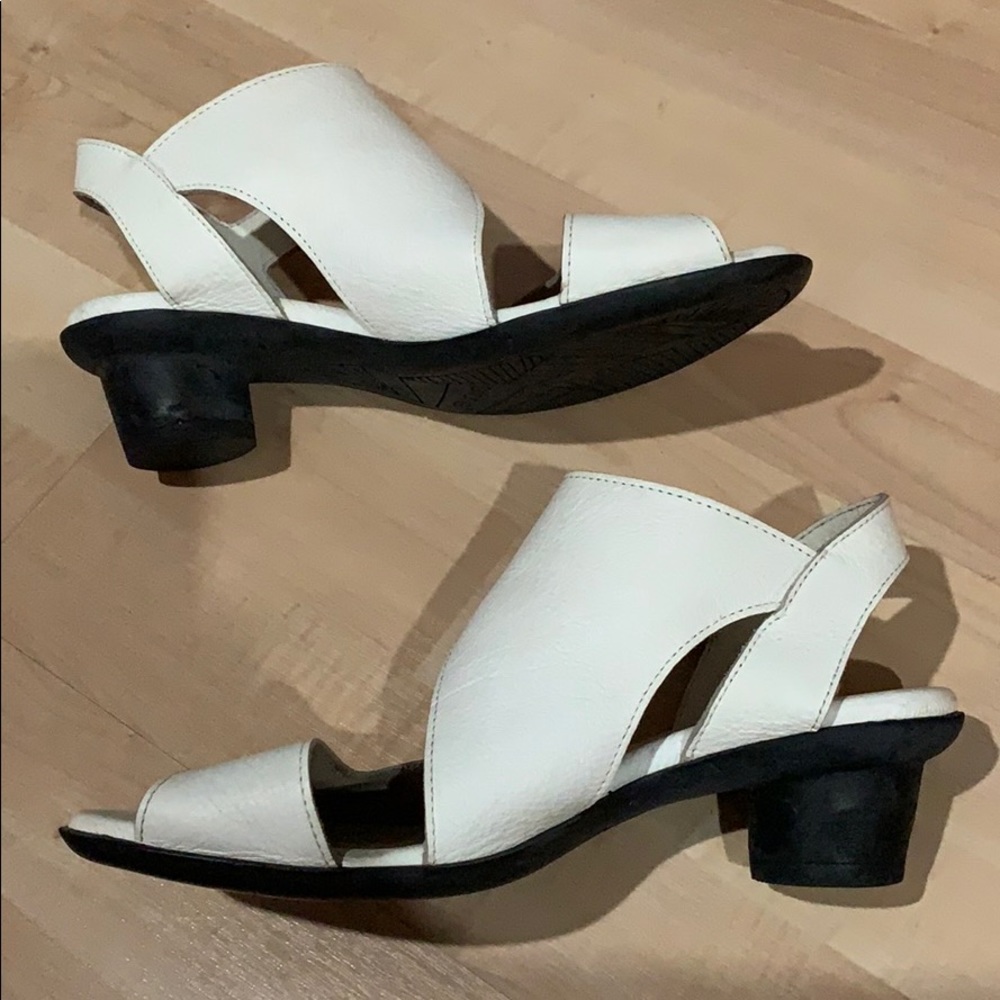 Shoes - Picture 3 of 4